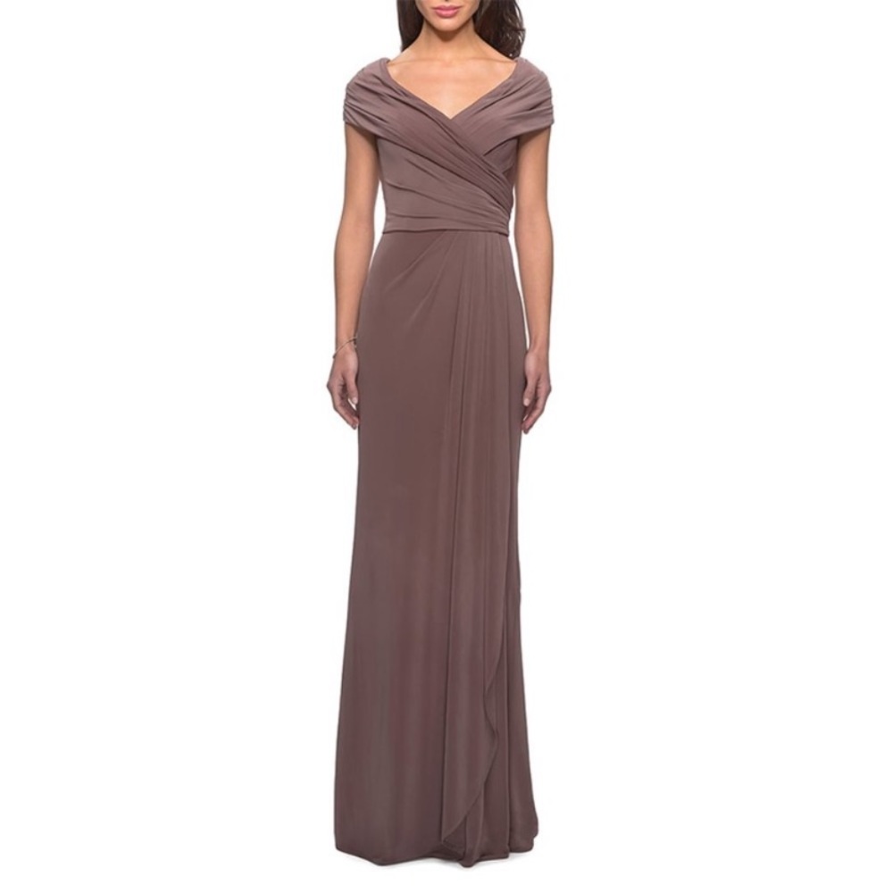 La Femme Short-Sleeve Ruched Jersey Gown Dress